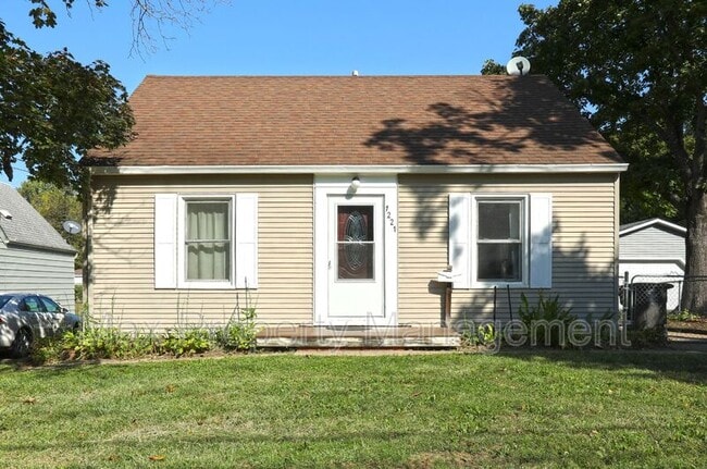 Building Photo - 1221 Broad St