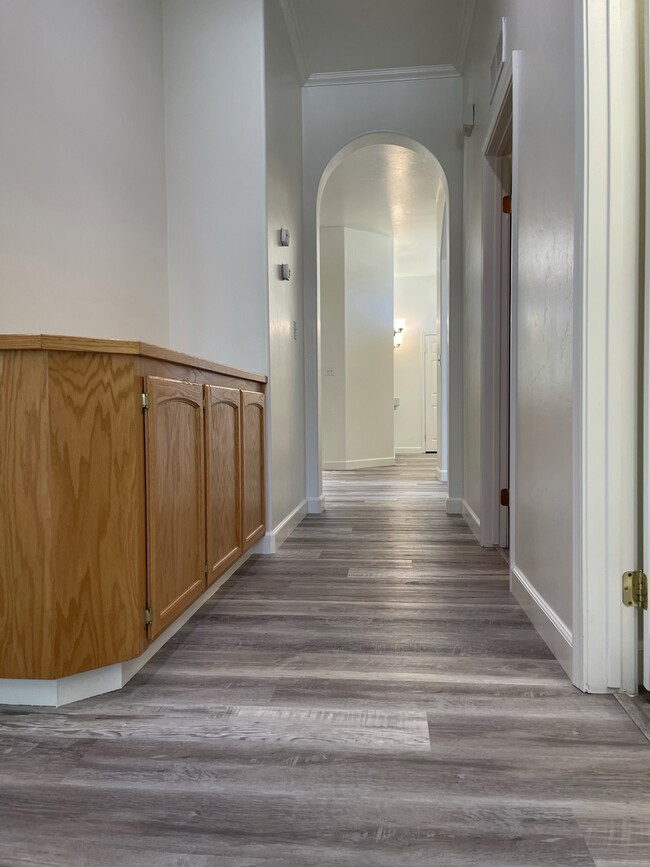 Building Photo - 9611 Mersham Ct