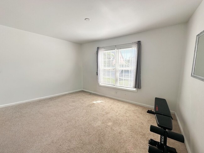 Building Photo - Comfortable and Convenient 3 Bedroom Townhome in Wilmington, NC