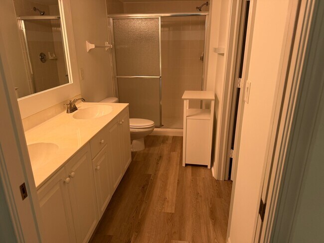 Building Photo - 26735 Little John Ct