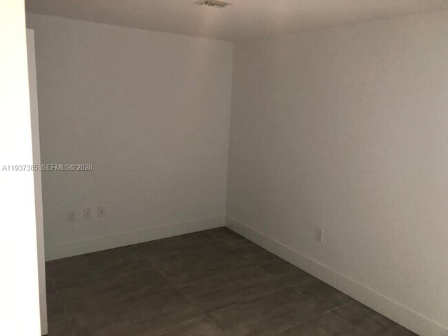 Building Photo - 16385 Biscayne Blvd