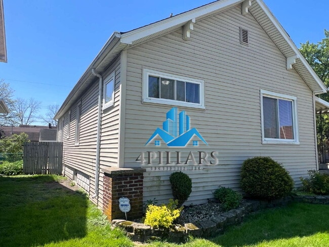 Building Photo - "Charming 3-Bed Home with Partially Finished Basement & Gleaming Hardwood Floors in Hammond - 226...