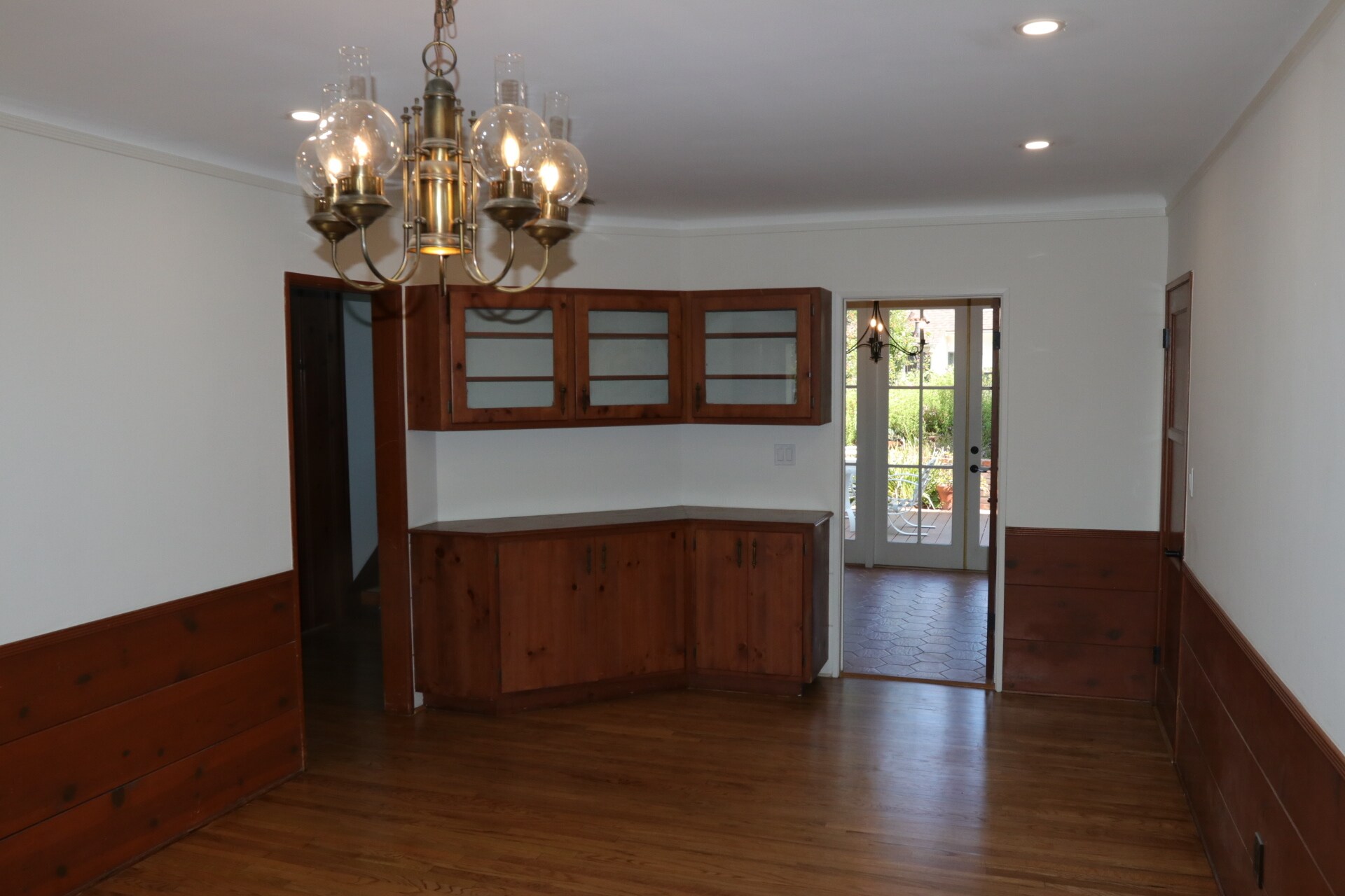 Building Photo - 321 N Las Casas Ave