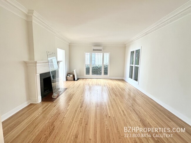 Building Photo - Gorgeous Just Finished Remodeling 2Bed 2Ba...