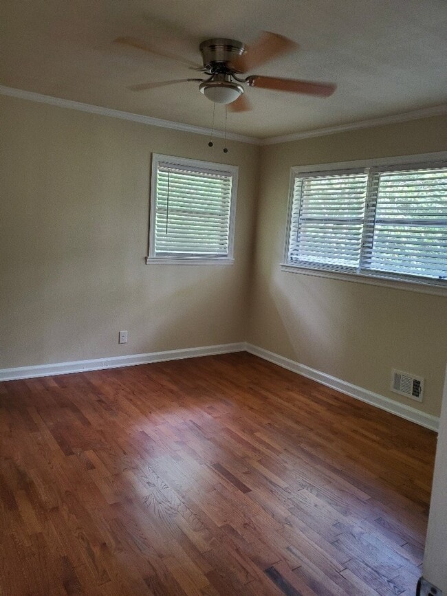 Building Photo - Newly Remodeled Mid Century Style Home!!