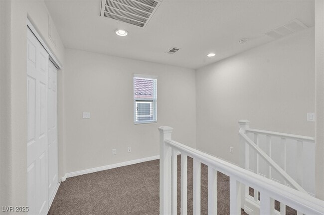 Building Photo - 10635 Seasonable Dr