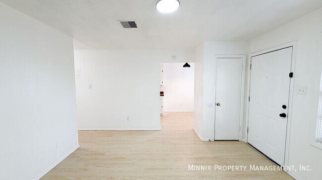 Building Photo - 5005 Avenue W