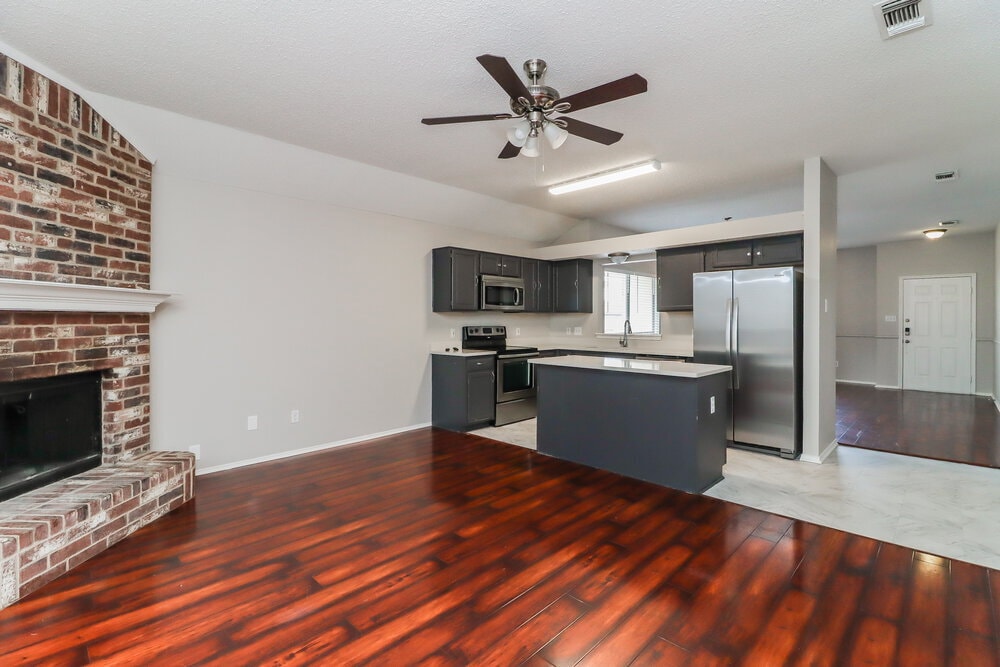 Building Photo - 208 Rosewood Ln