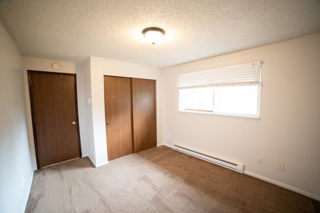 Building Photo - IKEMB02