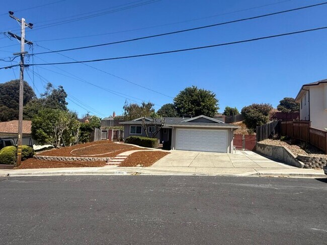 Building Photo - 2668 O'Donnell Dr