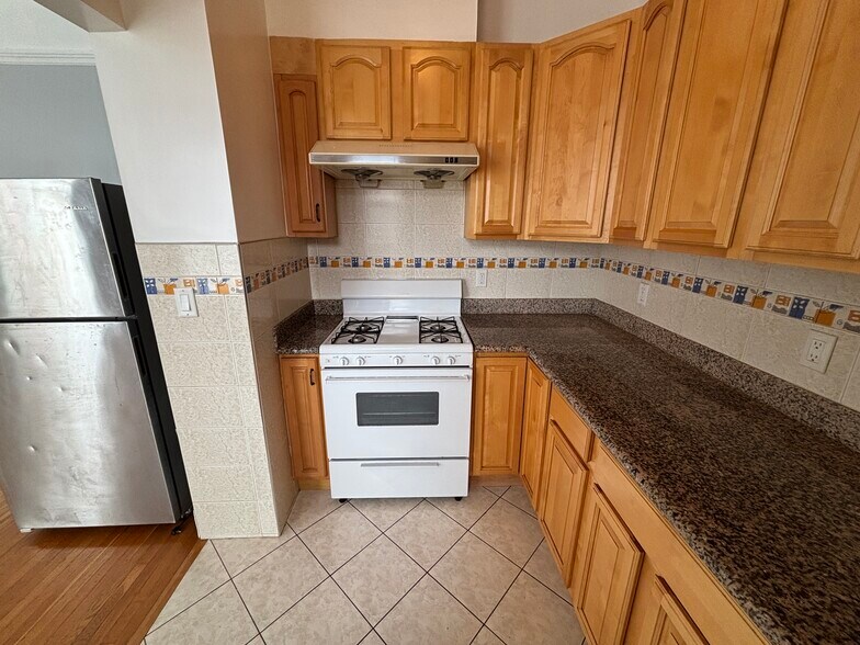 Kitchen - 2120 Clement St