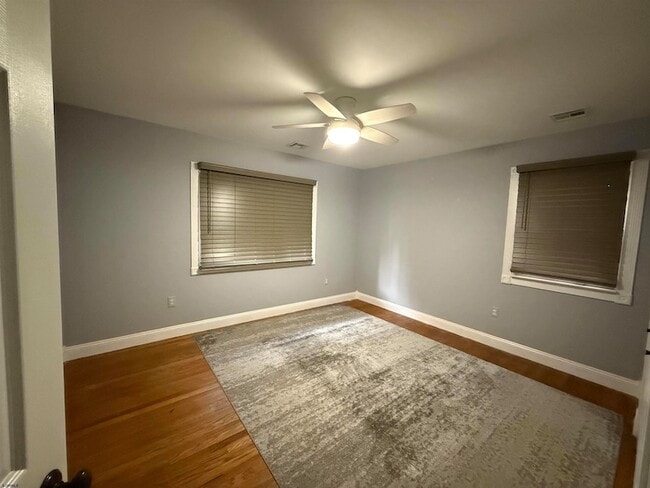 Building Photo - 712 S 4th Ave