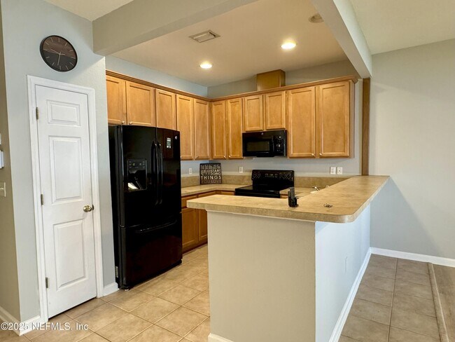 Building Photo - 580 Crystal Way