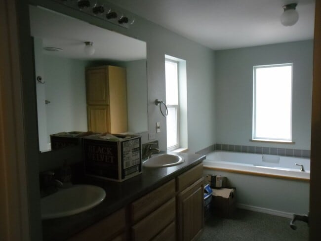 Building Photo - 274 Horseshoe Lake Rd
