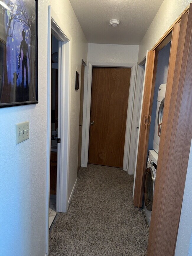 Building Photo - "Charming 2-Bed, 2-Bath Apartment in Boulder – Spacious 920 Sq Ft Gem!"