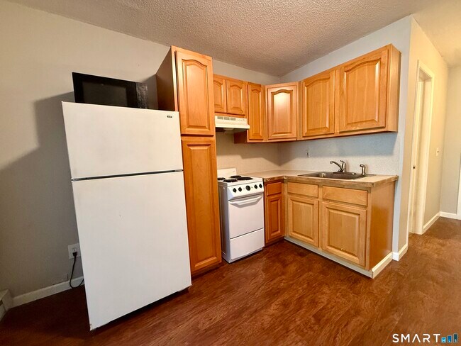 Building Photo - 289 Main Ave