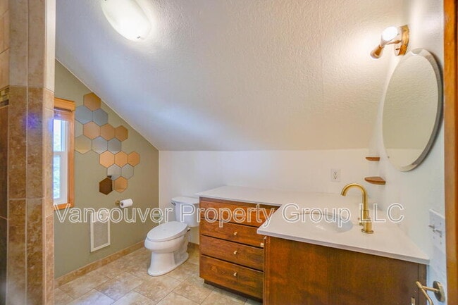 Building Photo - 2308 Harney St