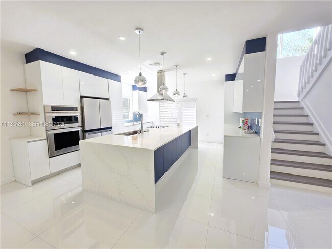 Building Photo - 16404 Diamond Head Dr