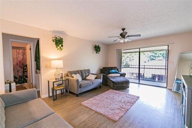 Building Photo - 1547 NE 2nd St