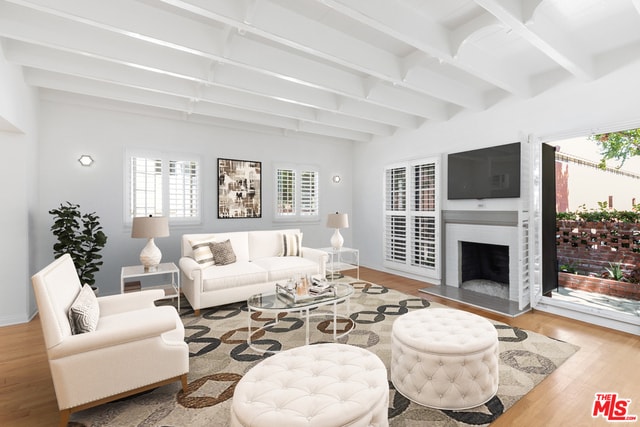 Building Photo - 329 N Swall Dr