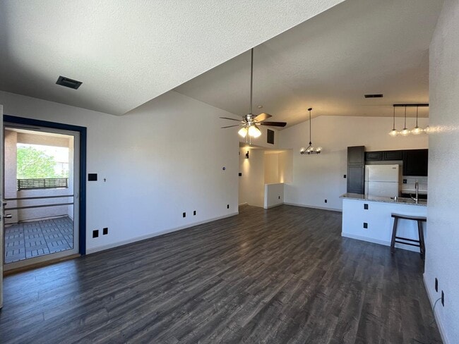 Building Photo - 5728 Valle Alegre Pl NW