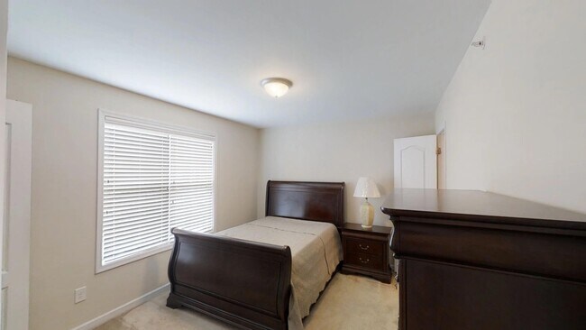 Building Photo - 307 Family Lodge Dr