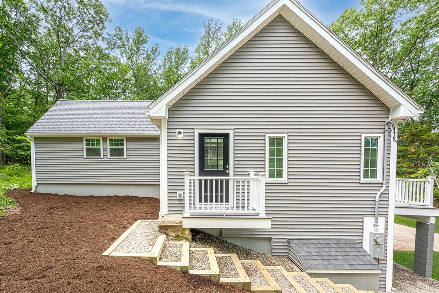 Building Photo - 130 Rocklawn Ave