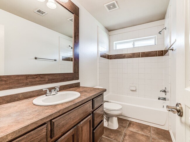 Building Photo - 4 Bedroom Home in Sonoma Lake - 3 Car Gara...