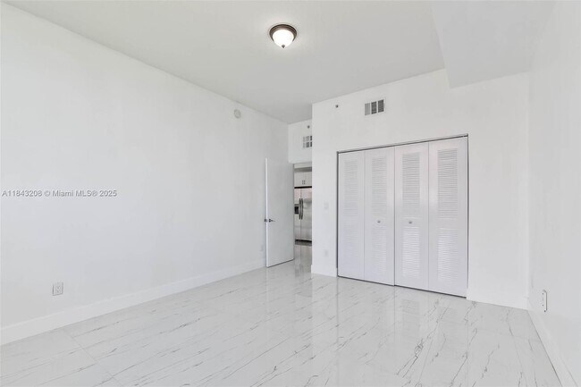 Building Photo - 1350 NW 8th Ct