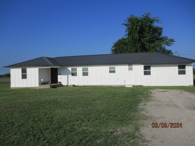 Building Photo - 1508 County Rd 697