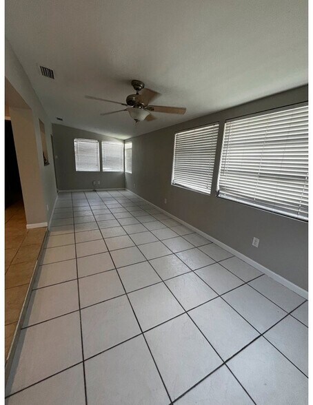 Building Photo - 2880 Greenbriar St