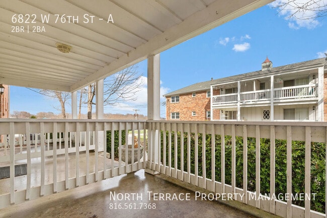 Building Photo - 2BR 2B with W/D and Hardwood Floors