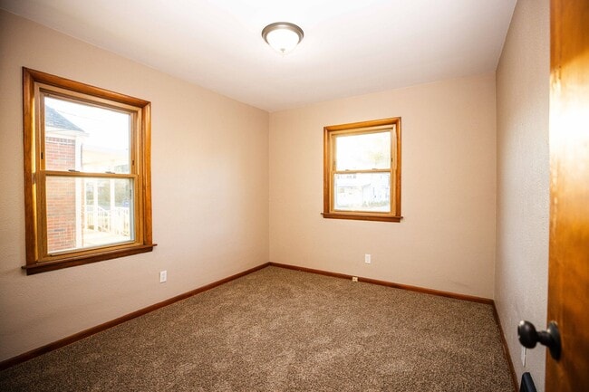 Building Photo - Beautifully remodeled two bedroom home for rent. Central A/C, updated kitchen an bathroom, new fl...