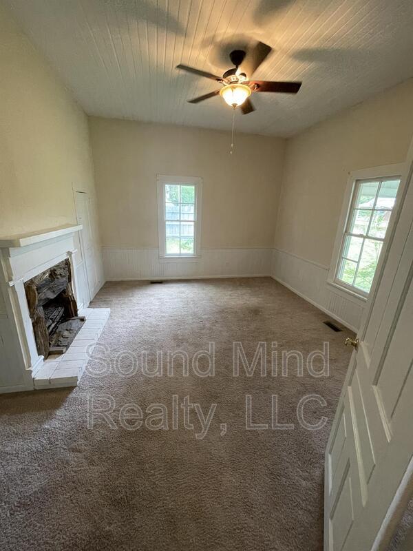 Building Photo - 264 Kivett Rd