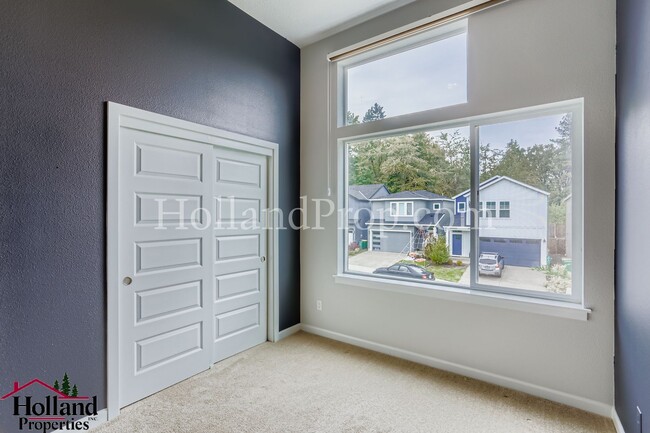 Building Photo - Amaizing 5-Bedroom, with Pergola! Move in special $300 off first month rent*** NEW PRICE at $2,750!