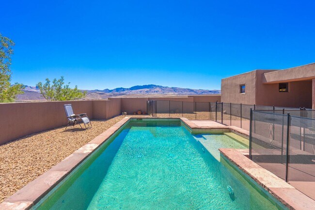 Building Photo - Exquisite Custom Home in Prestigious Commu...