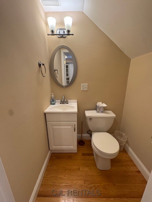 Building Photo - 4 Sherman Ct