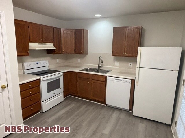 Building Photo - 2920 Colt Dr NE