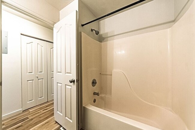 Building Photo - Renovated Charming 2-Bedroom Duplex