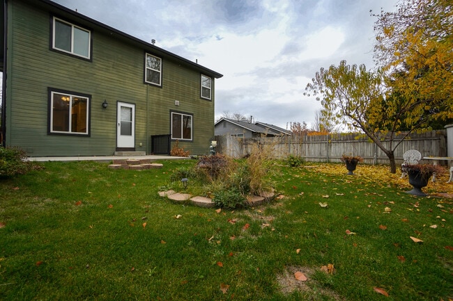 Building Photo - 11301 W Goldenrod Ave