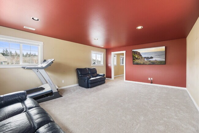 Building Photo - Beautiful, Spacious, Damascus Home with Incredible Views