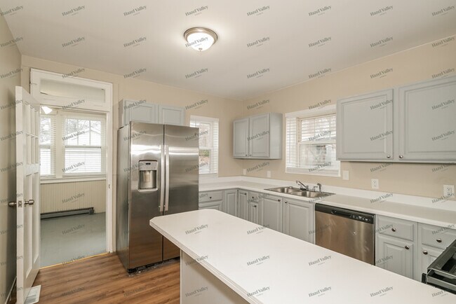 Building Photo - 2434 Hord Ave