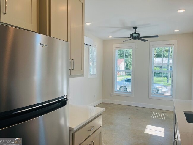 Building Photo - 103 Gardenia Ln