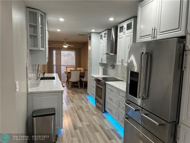 Building Photo - 13363 Pineapple Palm Ct