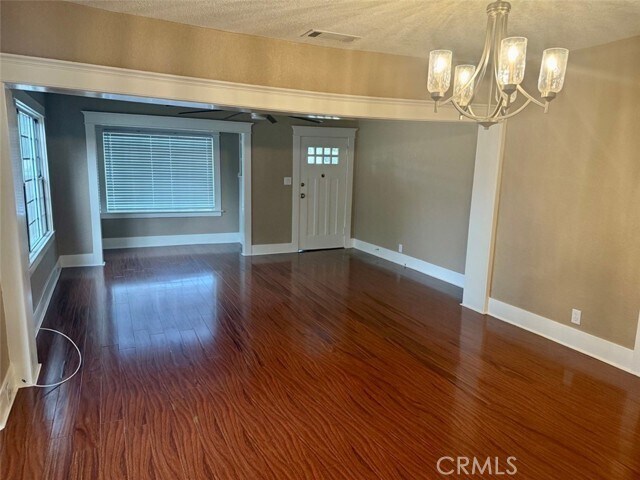 Building Photo - 119 N Cullen Ave