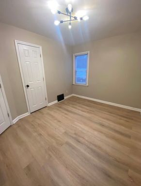 Building Photo - 829 Carson Rd