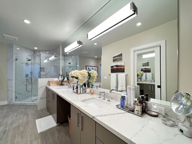 Building Photo - Luxury Living in one of Napa Valley's Most Prestigious Gated Commmunities