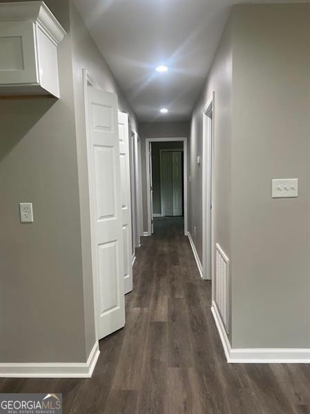 Building Photo - 1996 Chestnut Log Dr