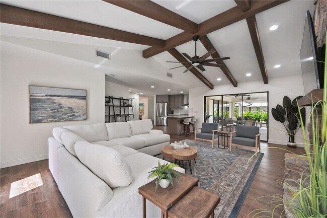 Building Photo - 456 Yacht Harbor Dr