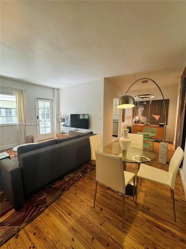 Building Photo - 1755 Washington Ave